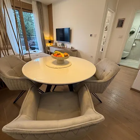 Palisad Hills アパート ズラティボール